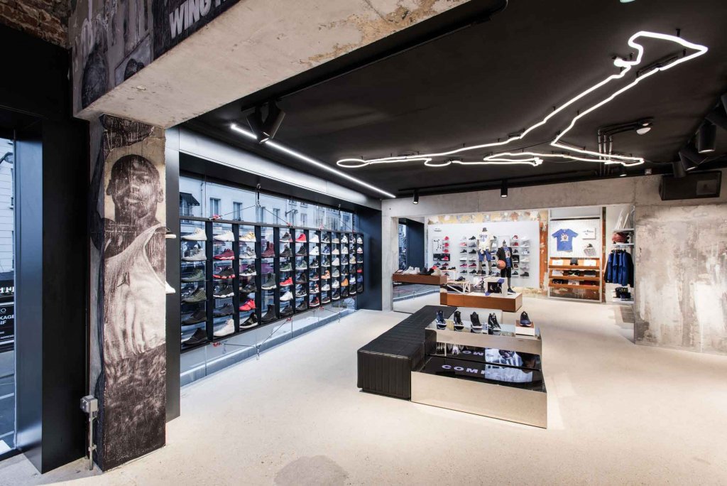 who build the nike shop in paris?